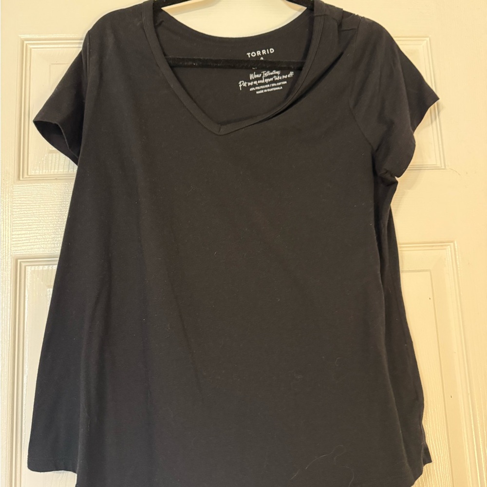 torrid Black V-Neck Short Sleeve Tee